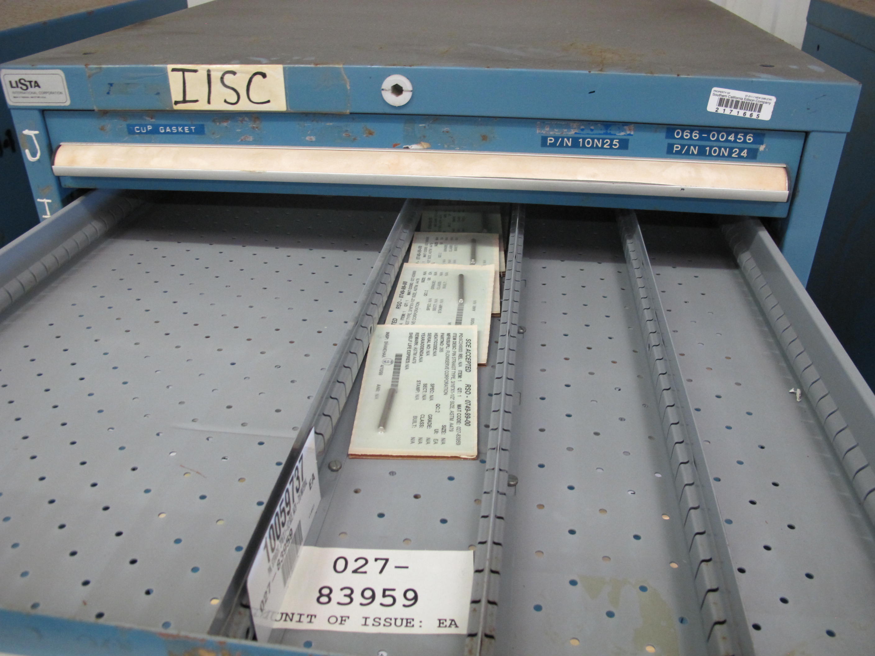 LISTA HEAVY DUTY 10-DRAWER PARTS CABINET W/ CONTENTS (W-44) LOADING & HANDLING FEE $25-